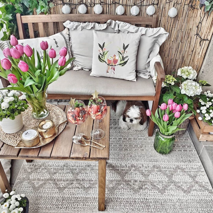 Zdjęcia tarasów są waszymi ulubionymi 😍 
Kolekcja Jogo skradła wasze 💜 
Na instastories wszystkie dostępne modele 🌺 
#taras #balkon #balkonginspiration #balcony #balconydecor #balkonygarden #balconygarden #balconydesign #balconydesign #dywan #dywanychemex #dywanyzewnetrzne #dywannabalkonie #dywannabalkon #dywansznurkowy #dywanik #carpet #carpets #outdoorcarpet #outdoorrugs #hoomdecoration #decorbyme #decor8 #decortion #homedecoraddict #diyroomdecor #home_decorations #home_and_decor1 #housedecorations #homedecorshopping - Dywany Chemex - Daj się zainspirować