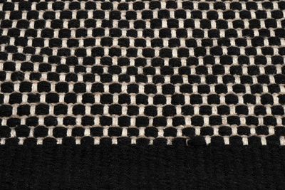 Koberec  WLC104-A BLACK LONI  - Šnúrkový koberec